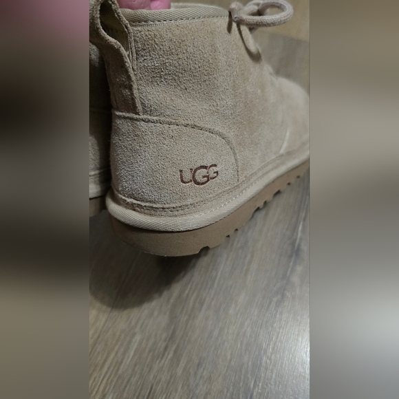 UGG Kids Tan Suede Boots - Picture 5 of 8